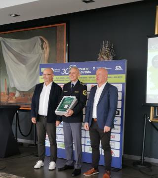 Posebno priznanje slovenski policiji